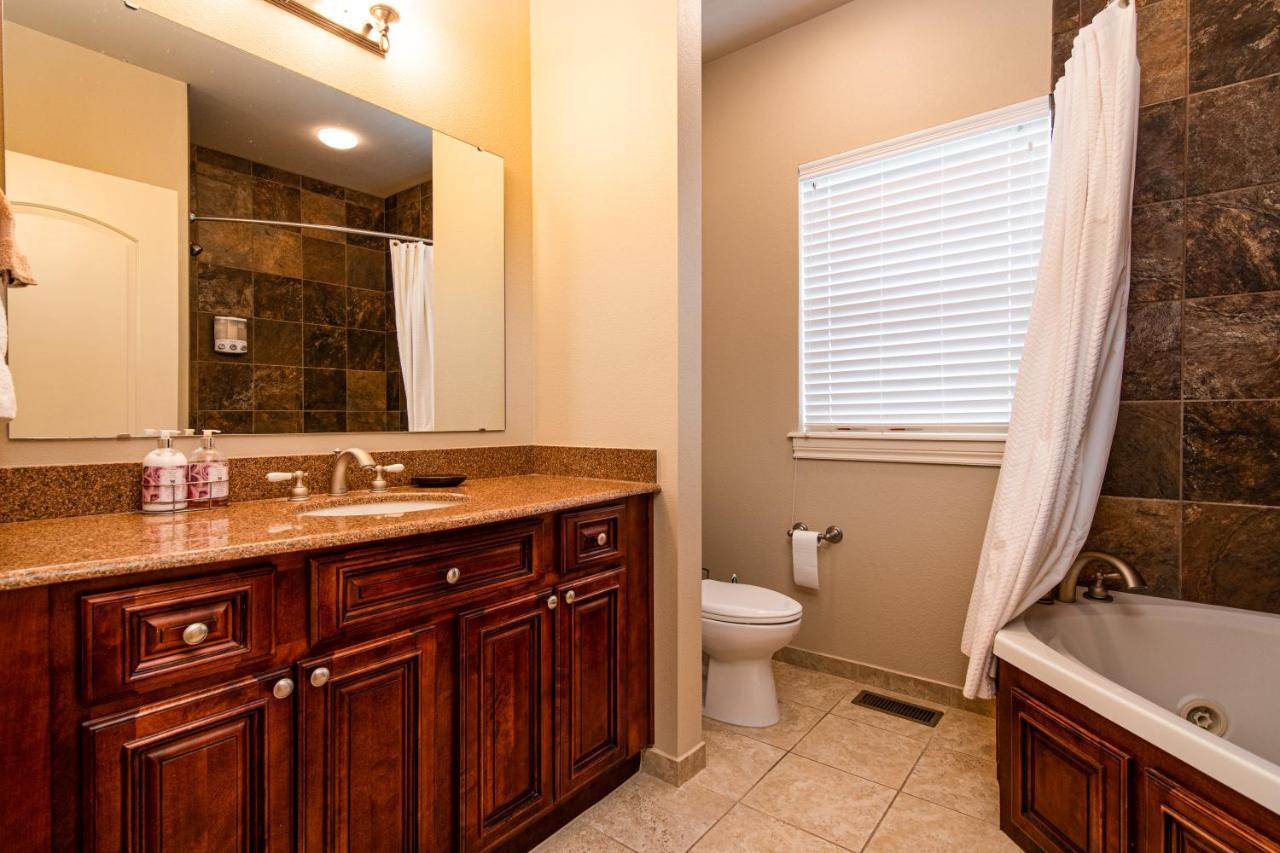 Two Bedroom Villa In The Heart Of Branson! Bagian luar foto
