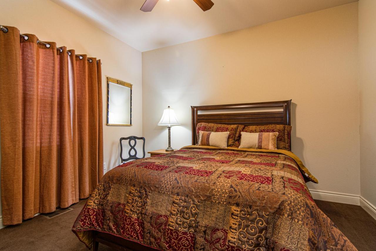 Two Bedroom Villa In The Heart Of Branson! Bagian luar foto